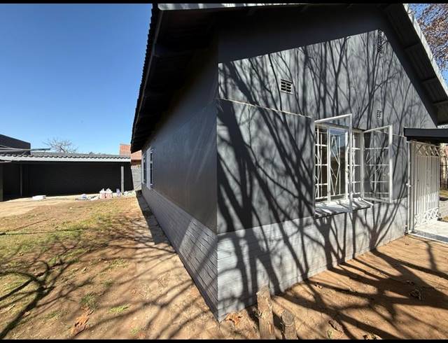 3 BEDROOM HOUSE FOR SALE IN VANDERBIJLPARK CW 6